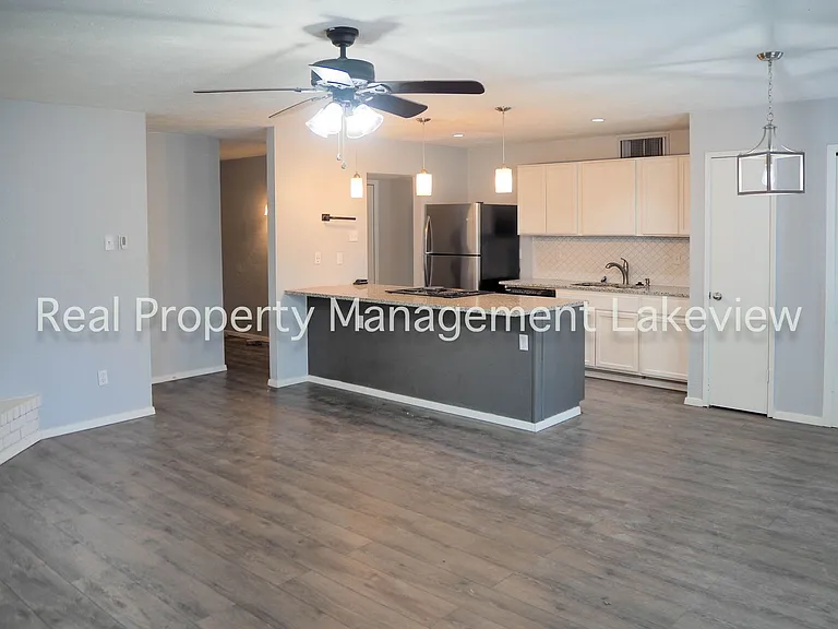 534 Oldbridge Dr — Photo 3