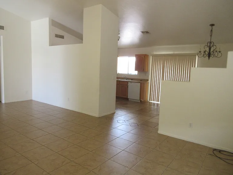 1737 W Corte De Cajamarca — Photo 6