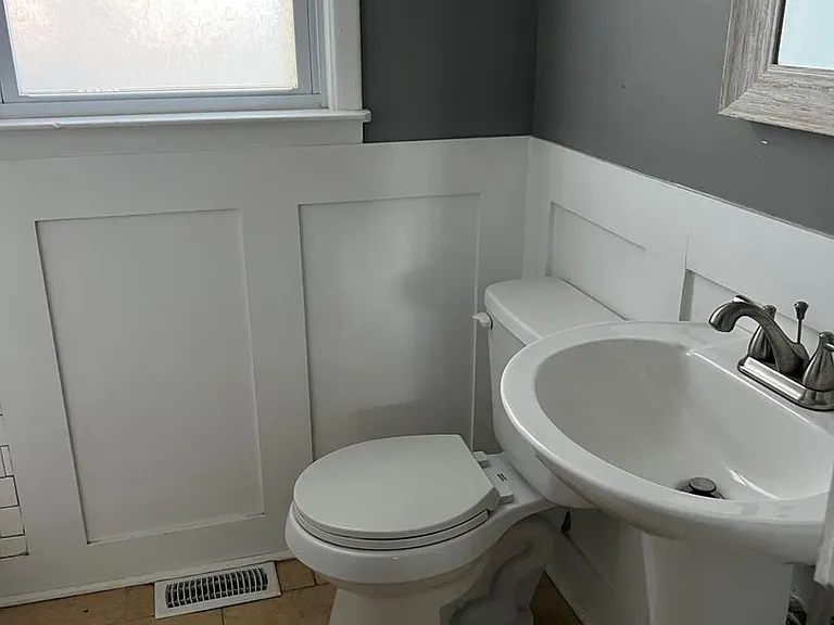 521 Clifton Rd — Photo 9