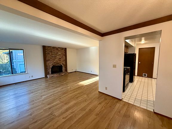 3rd image of 17614 NE 88th Pl