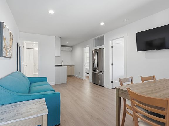 3rd image of 511 E 11th Ave #204