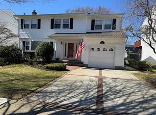1524 Maeder Ave, Merrick, NY 11566