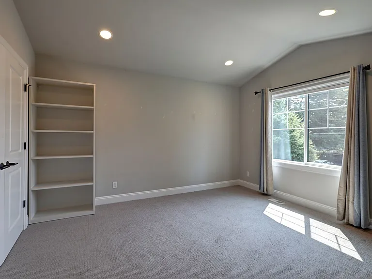 15908 NE 1st St — Photo 33