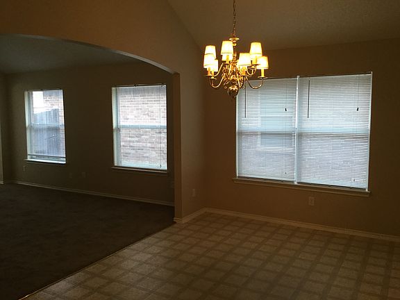 4th image of 327 Leisure Ln