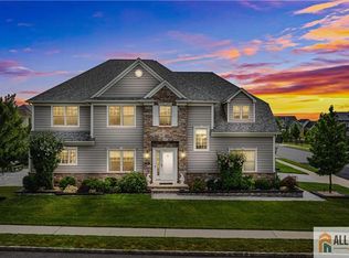 26 Mayfair Rd, Belle Mead, NJ 08502