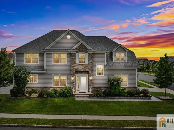 26 Mayfair Rd, Belle Mead, NJ 08502