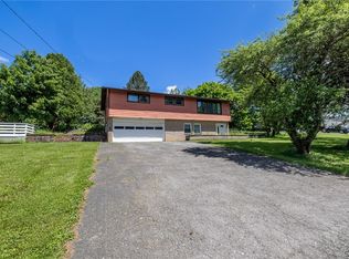 4374 Outlook Dr, Syracuse, NY 13215