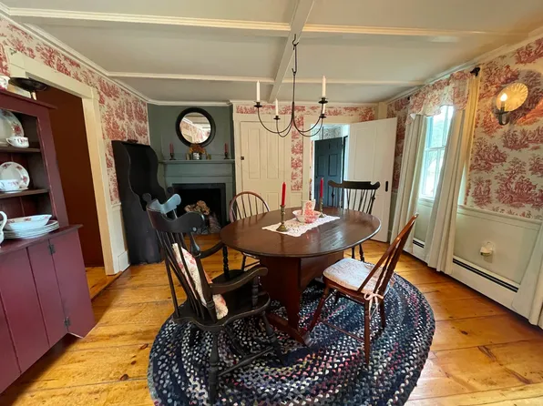 8 School St, Kennebunkport, ME 04046