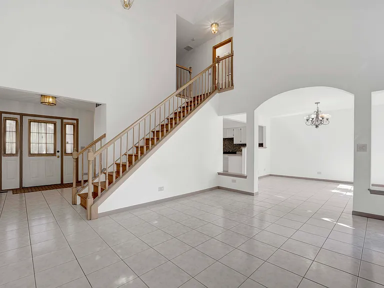 2164 Seaver Ln — Photo 4
