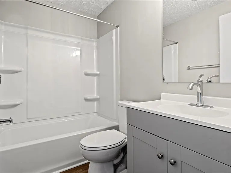 363 Lenora Ln — Photo 7
