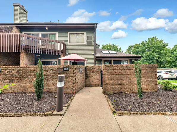 2608 Leona Ln, Coraopolis, PA 15108