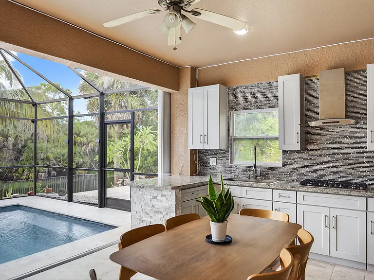207 Kindred Blvd — Photo 19