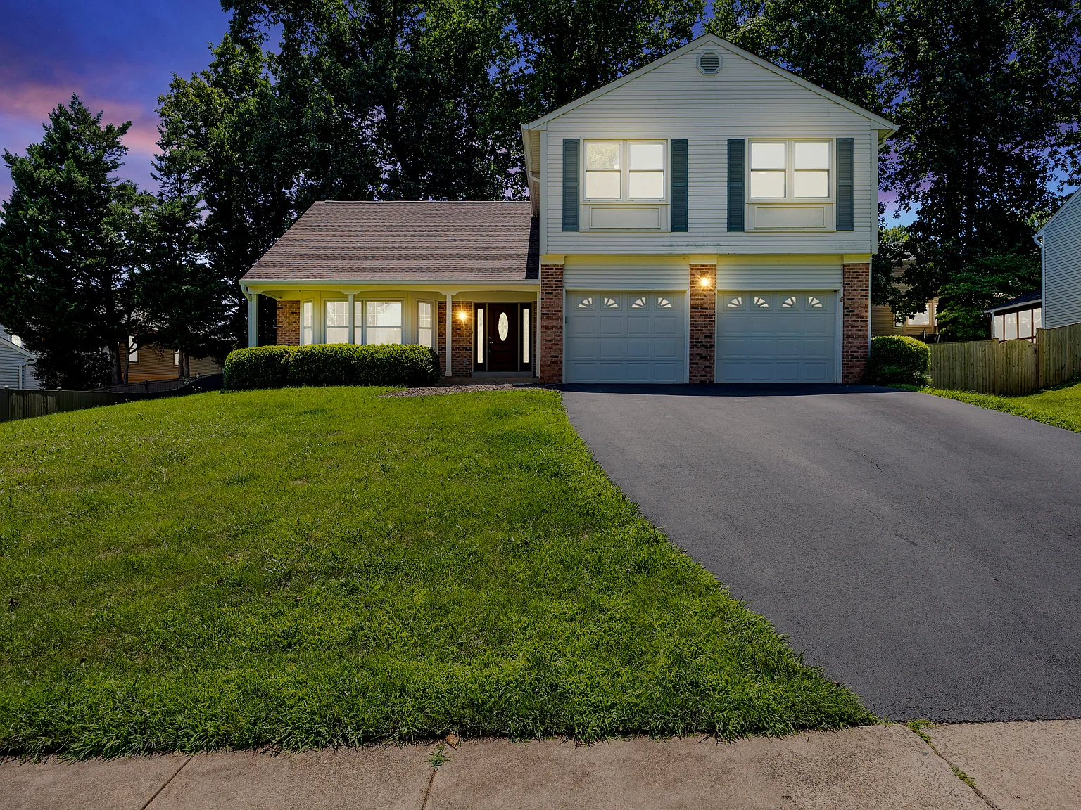 4 bed, 2.5 bath, 2356 sqft, $3,795 — Photo 3