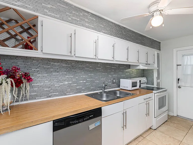 302 Lincoln Ave #10 — Photo 27