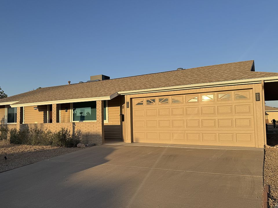 This newly renovated Sun City home is located near shopping, entertainment and several Sun City Recreational Center.