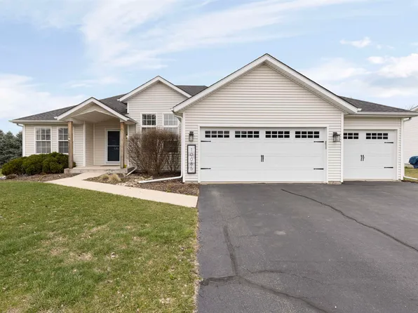 10085 Lismore Rd, Roscoe, IL 61073