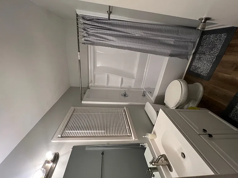 1000 Delivau Dr — Photo 11