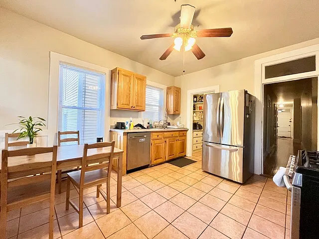 3 bed, 1.5 bath, 9999 sqft, $4,700 — Photo 1