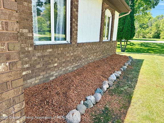 5th image of 6822 Aberdeen Dr