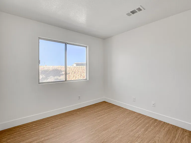 8005 Vision St — Photo 36