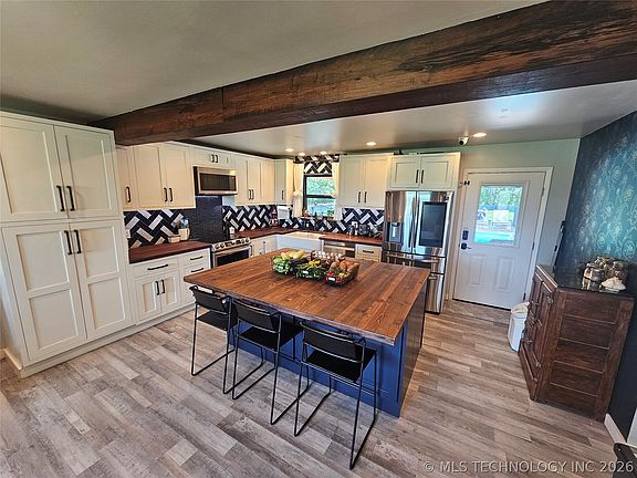 2nd image of 16160 Hectorville Rd