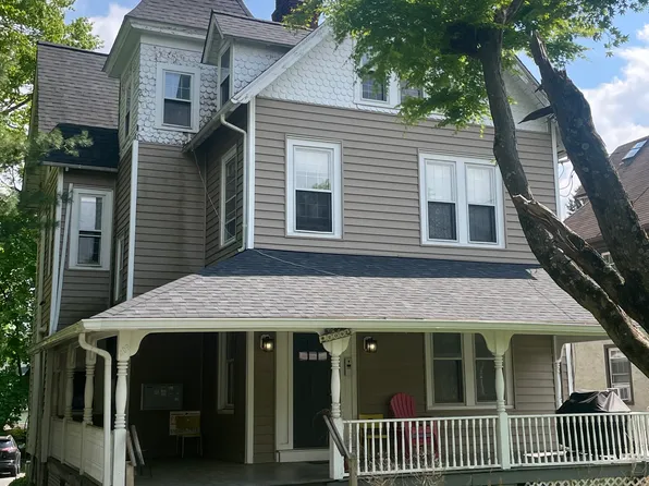 209 Cricket Ave APT 3, Ardmore, PA 19003