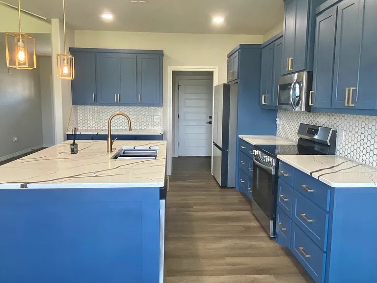 210 Meadowlark Ln — Photo 6