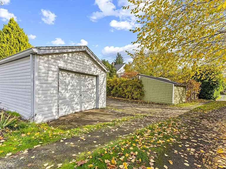 5514 N Syracuse St — Photo 28