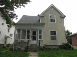 1013 W 6th St, Waterloo, IA 50702