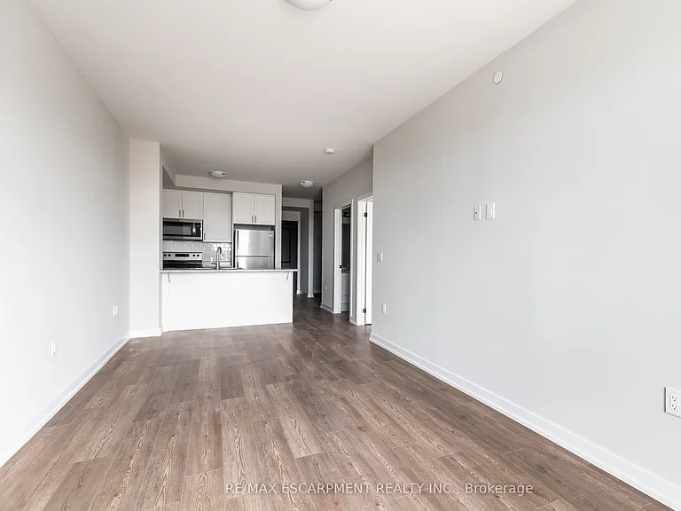 870 Queenston Rd #511 — Photo 17