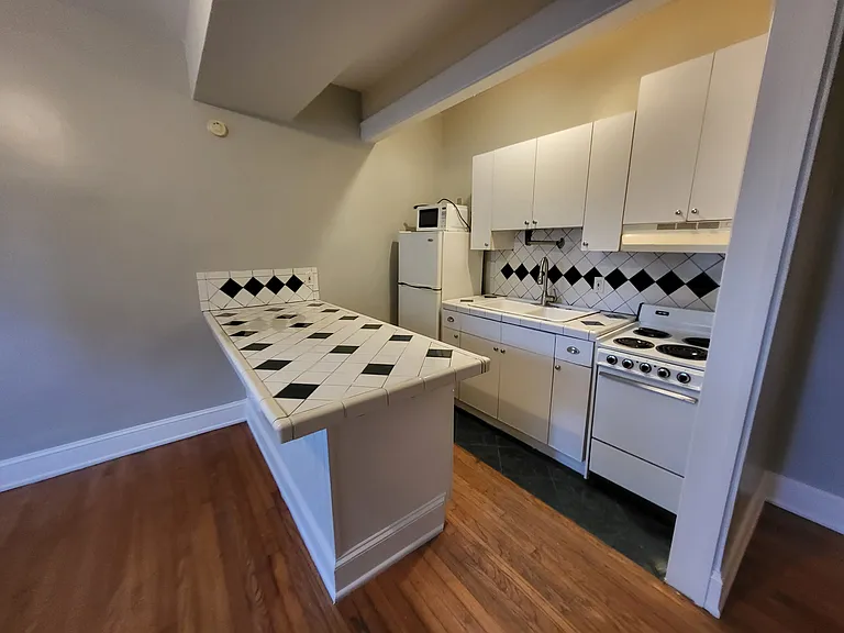 Amelia Apartments — Photo 10