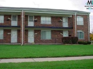 21141 Hayes Ave, Eastpointe, MI 48021