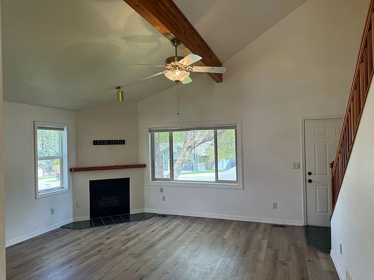 201 Grandview Way #A — Photo 4