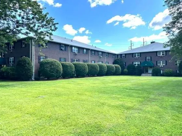 (undisclosed Address), North Chelmsford, MA 01863