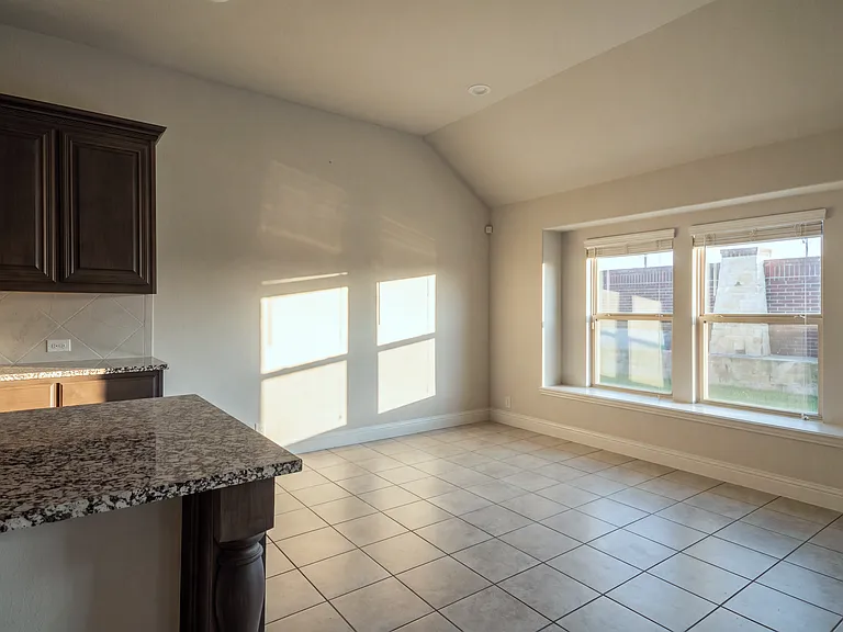1514 Nighthawk Ln — Photo 12