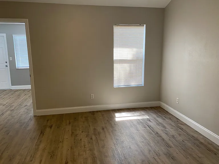 716 Pine Shores Cir — Photo 9