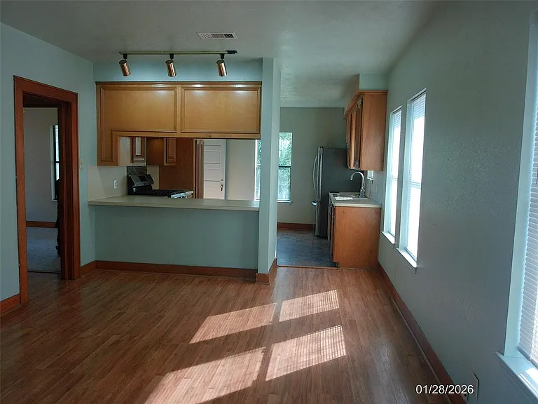 4619 Avenue S — Photo 11