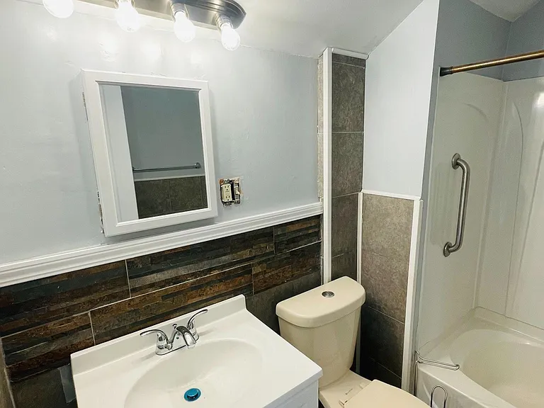 1305 Highland Ave — Photo 21