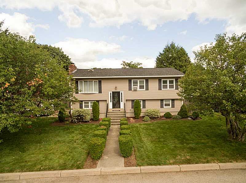 1st image of 8 Alfred Dr