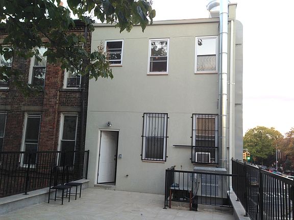 4th image of 352A Tompkins Ave #A