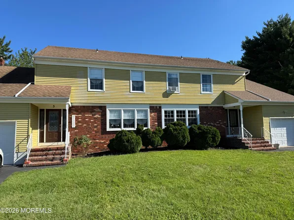 5 Bonnie Dr, North Middletown, NJ 07748