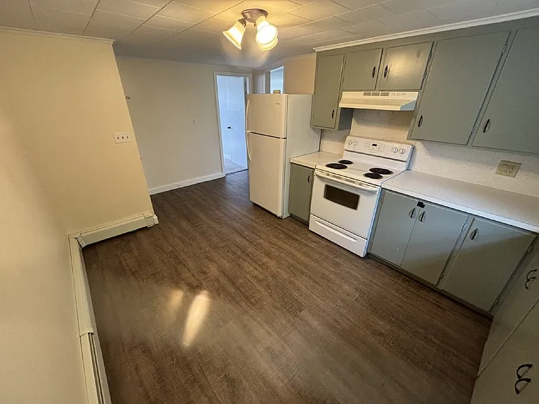 1322 Main St #3 — Photo 2