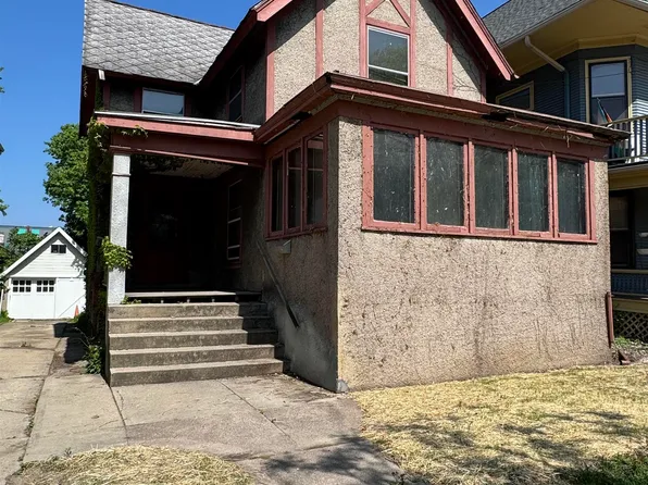 828 Jenifer St, Madison, WI 53703
