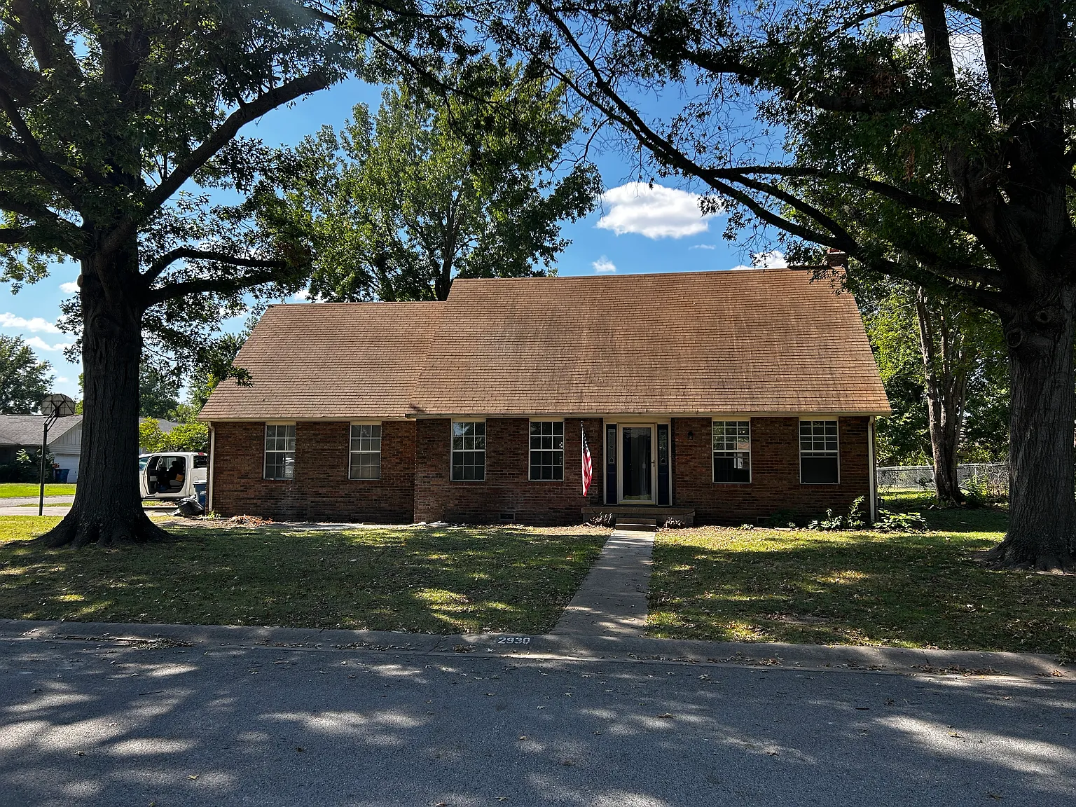 3 bed, 2295 sqft, $1,700 — Photo 1