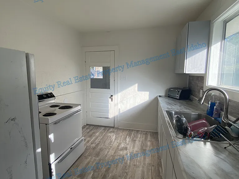 923 W Clark St #923 — Photo 10