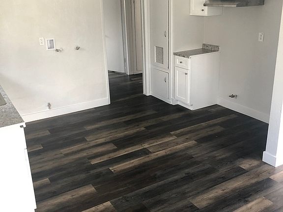 4th image of 1331 1/2 W 106th St