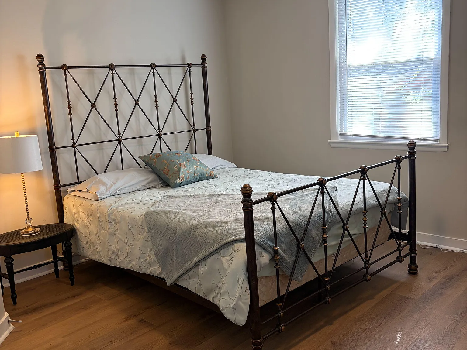 3 bed, 2.0 bath, 1300 sqft, $1,252 — Photo 4