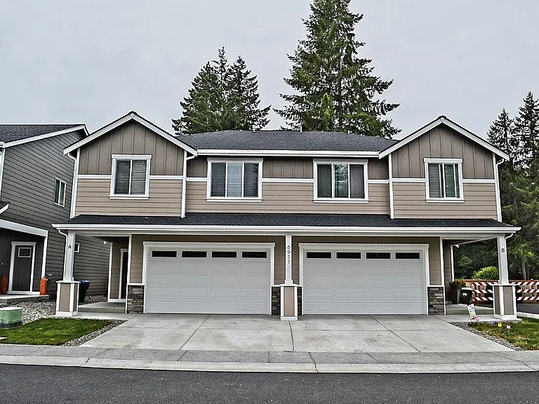 6911 Lennon Ln NE — Photo 1