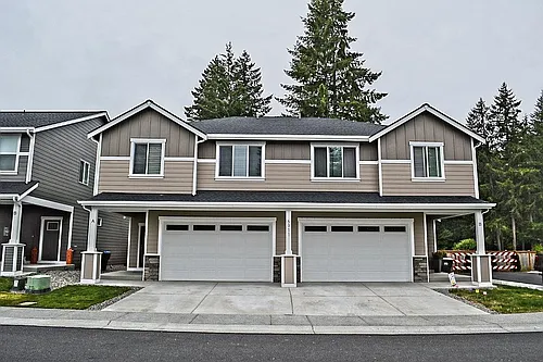 6911 Lennon Ln NE Photo 1