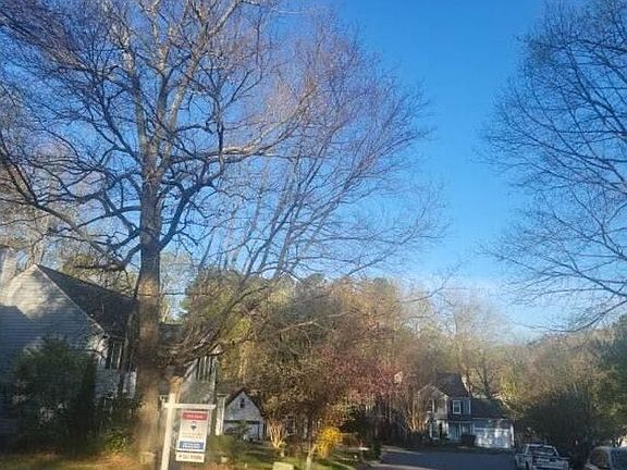 4th image of 6213 Leesburg Ln